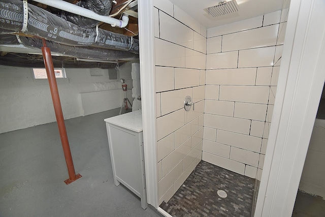 bathroom featuring concrete flooring