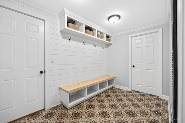 mudroom featuring ornamental molding