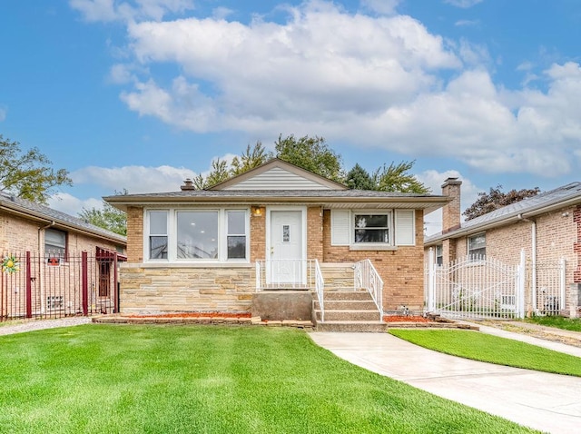 view of front of home featuring a front yard