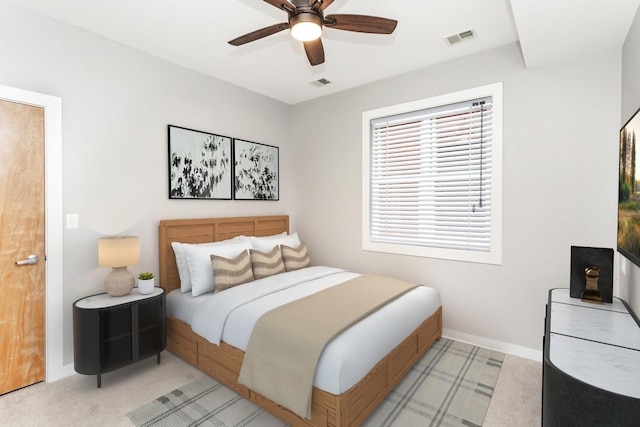 bedroom with ceiling fan