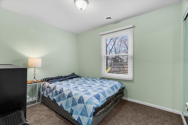 bedroom featuring carpet floors