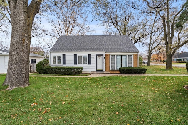 view of front of property with a front yard