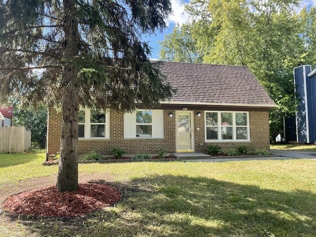 view of front facade with a front lawn