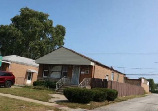 view of front of home featuring a porch