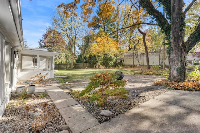 view of yard featuring a patio