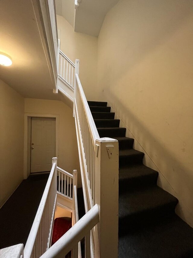 7628 S Essex Ave Unit 1N, Chicago, IL 60649 - view of staircase