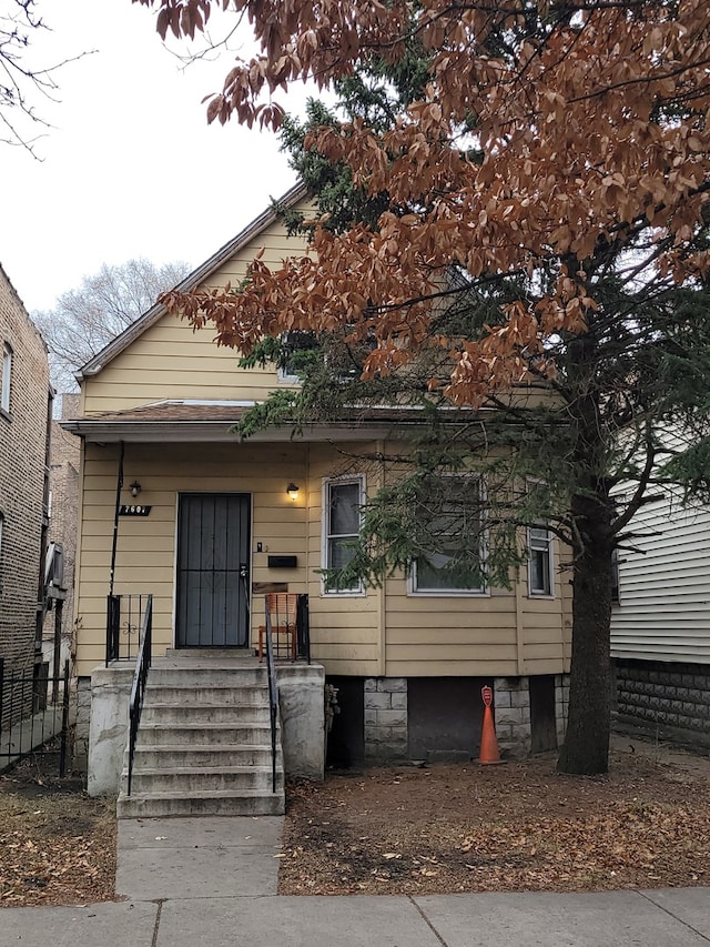 view of front facade with covered porch