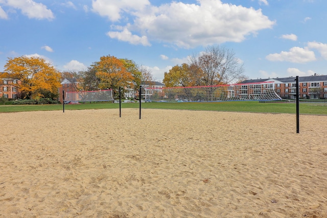 surrounding community with volleyball court