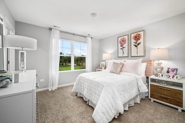 view of carpeted bedroom