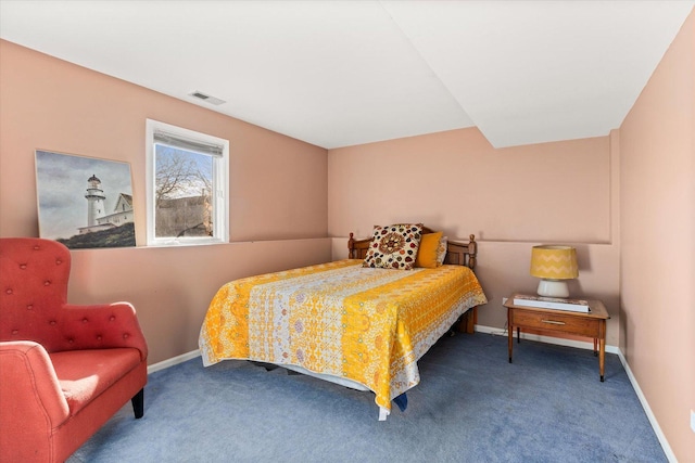 bedroom with carpet flooring