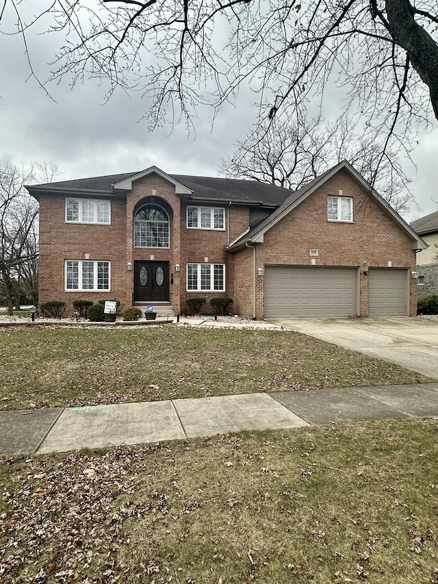 view of front of property featuring a front yard