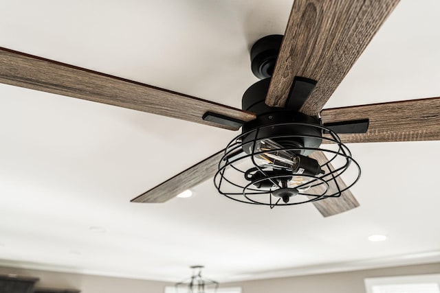 room details featuring a notable chandelier