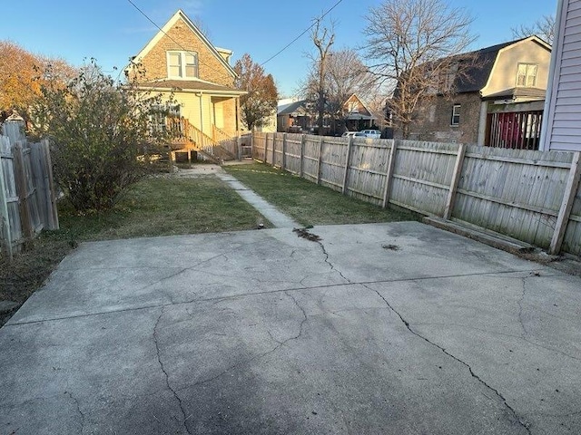 view of yard with a patio