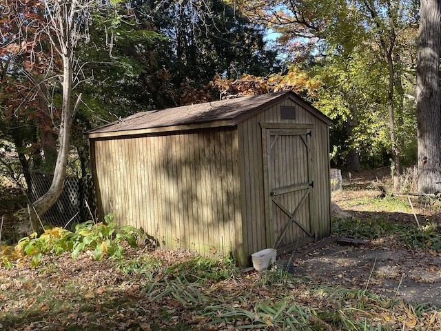 view of outbuilding