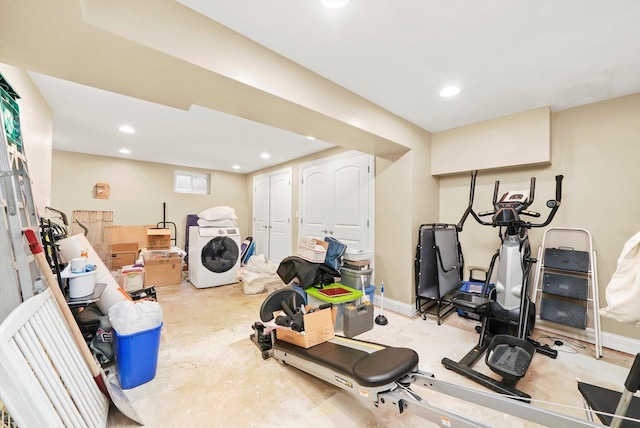 workout room with washer / dryer