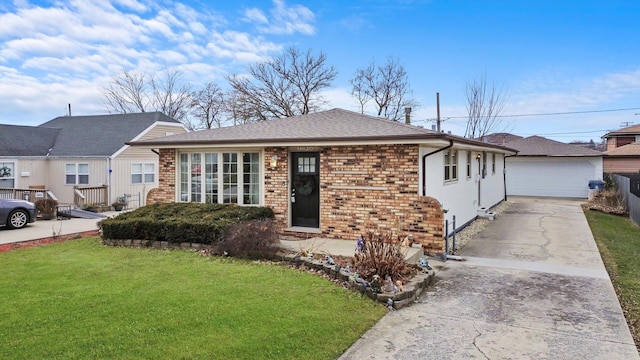 ranch-style house with a front yard