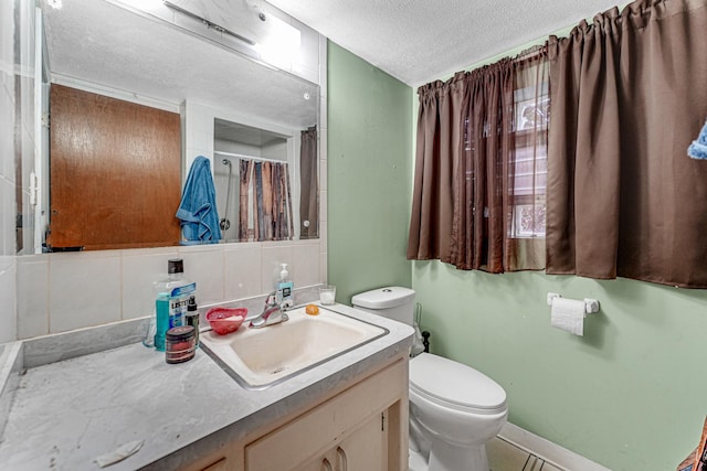 16734 Evans Ave, South Holland, IL 60473 - full bath with a textured ceiling, vanity, backsplash, and curtained shower
