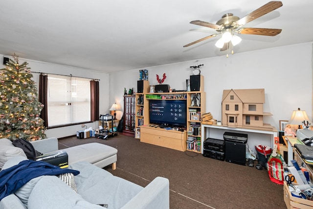 carpeted living room featuring ceiling fan