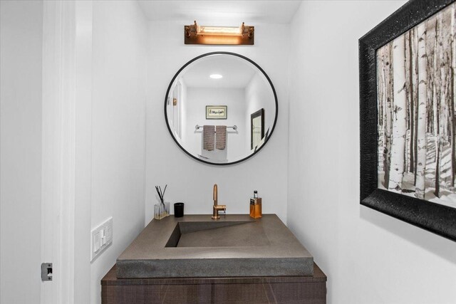 bathroom featuring sink