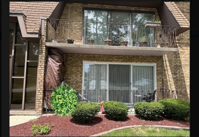 exterior space with a balcony