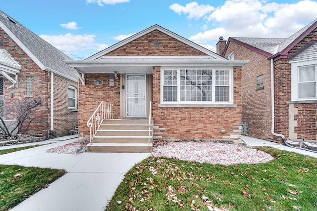 view of front of house with a front yard