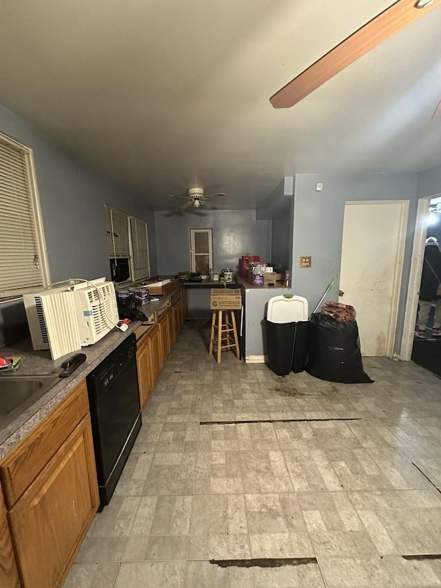 kitchen with ceiling fan and black appliances