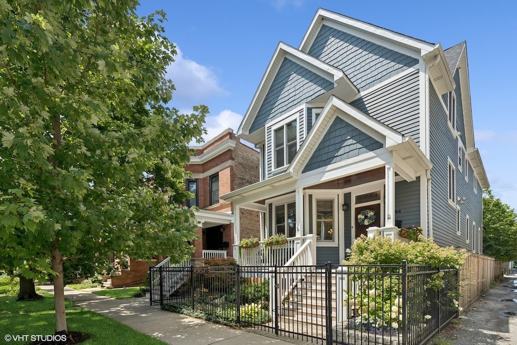 craftsman house featuring a porch