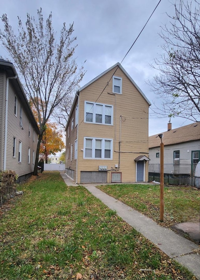 view of front of property