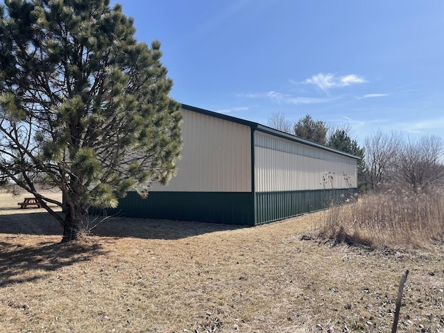 exterior space with an outbuilding