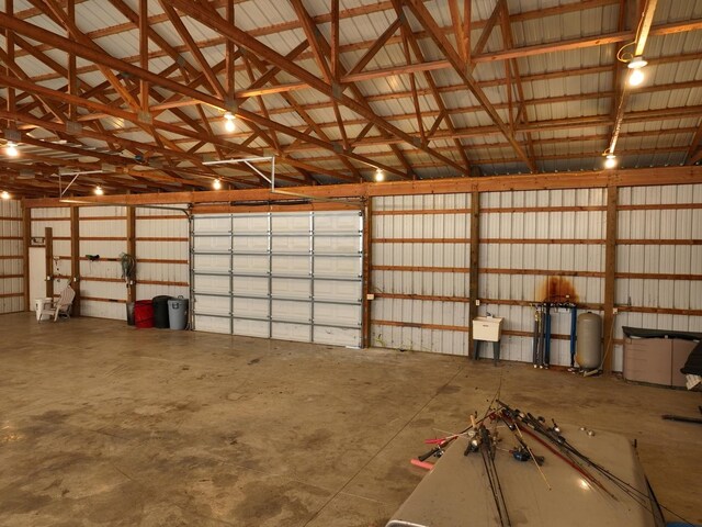 990 E 2800 N Rd, Clifton, IL 60927 - view of garage