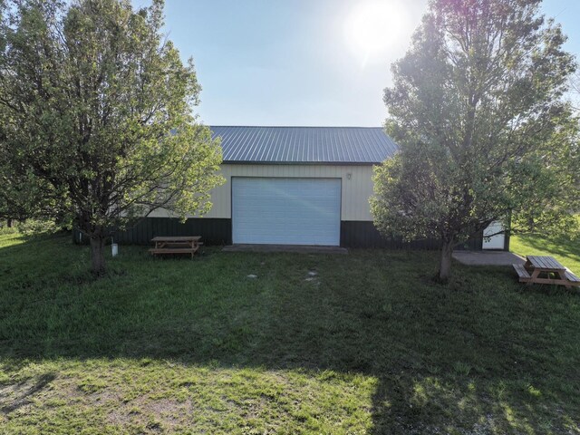 990 E 2800 N Rd, Clifton, IL 60927 - view of garage