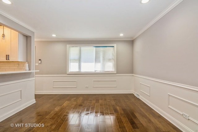 unfurnished room with dark wood-type flooring, recessed lighting, and ornamental molding