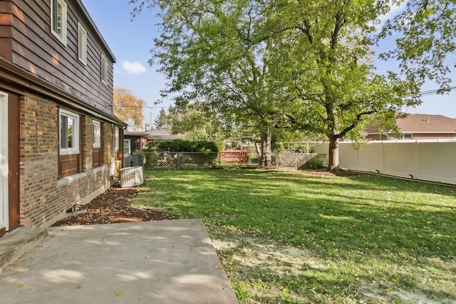 view of yard with a patio area