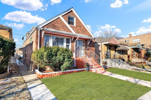 view of front of house with a front yard