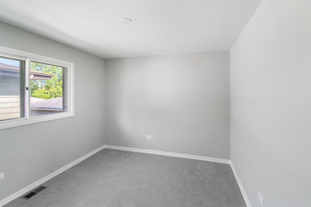 empty room featuring carpet