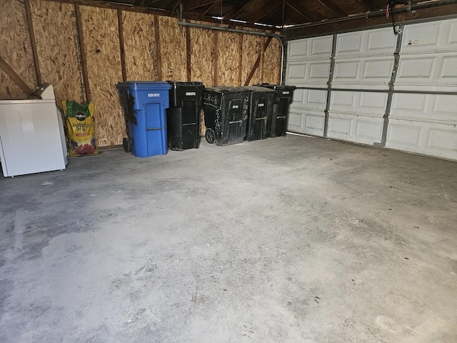 garage with washer / dryer