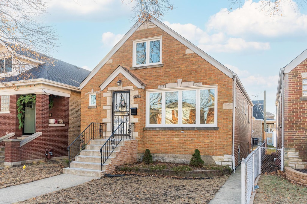 view of front of house