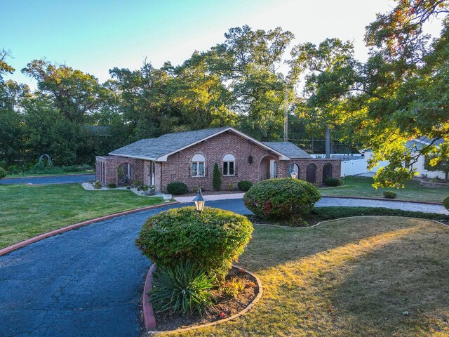 1698 Woodcrest Dr, Saint Anne, IL 60964 - photo 1