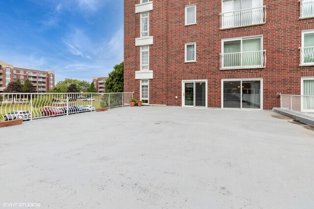 7041 W Touhy Ave Unit 209, Niles, IL 60714 - view of patio