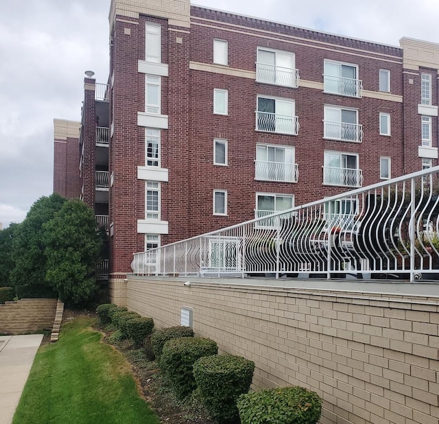 7041 W Touhy Ave Unit 209, Niles, IL 60714 - view of building exterior