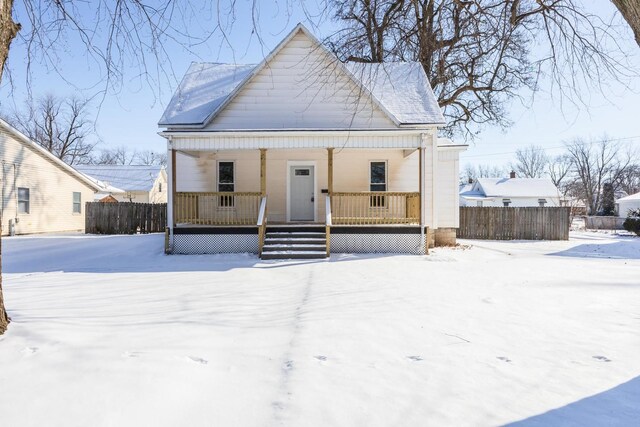 bungalow featuring covered porch