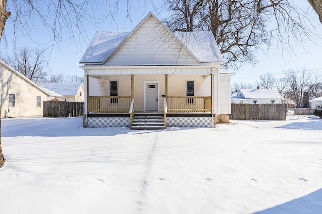 view of front of property featuring covered porch