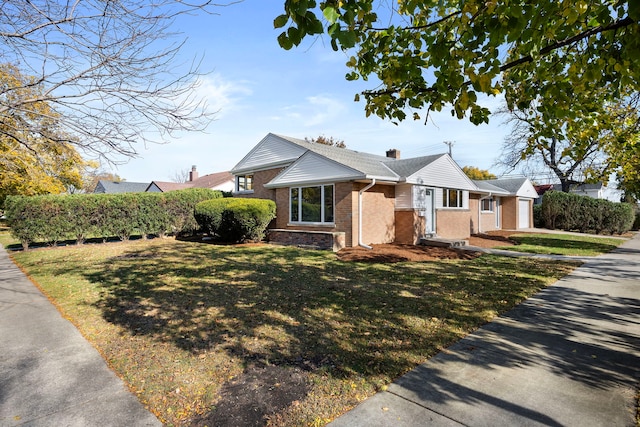 view of front of house featuring a front yard