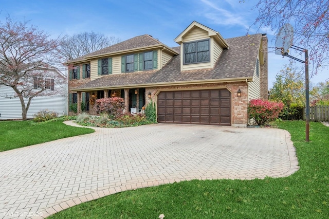 view of front of property featuring a front lawn