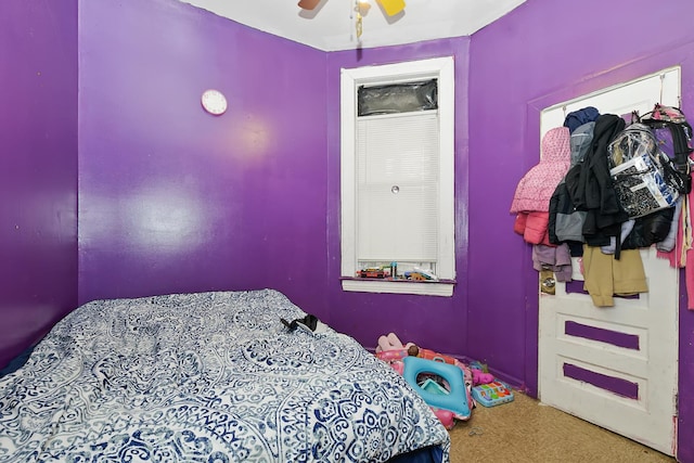 bedroom with ceiling fan