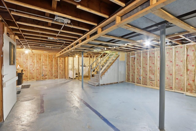 basement featuring washer / dryer