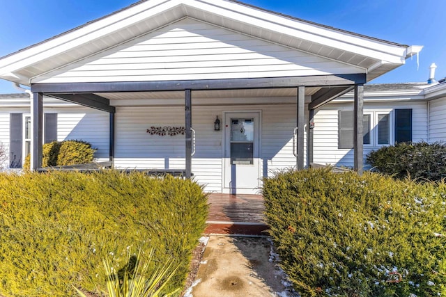 view of front facade featuring covered porch