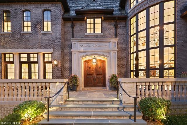 doorway to property featuring covered porch