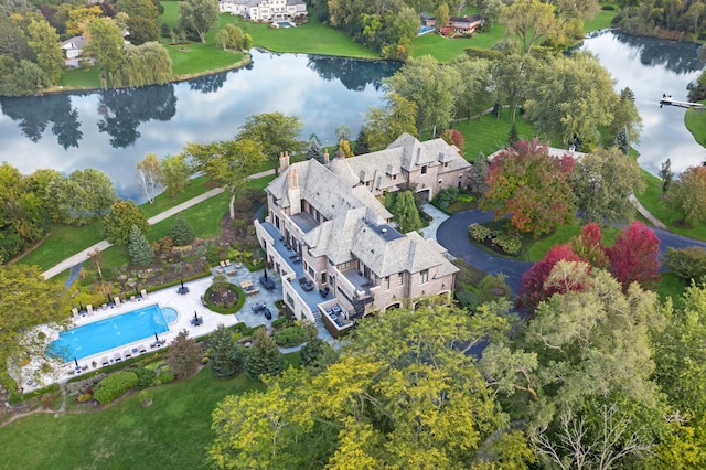 bird's eye view with a water view