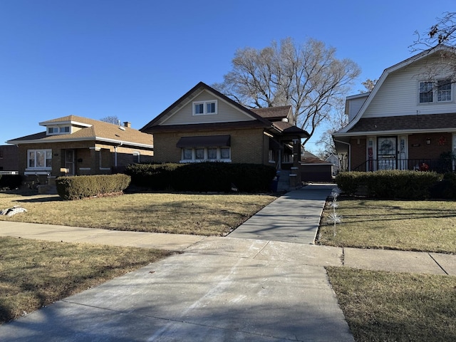 view of front facade with a front yard